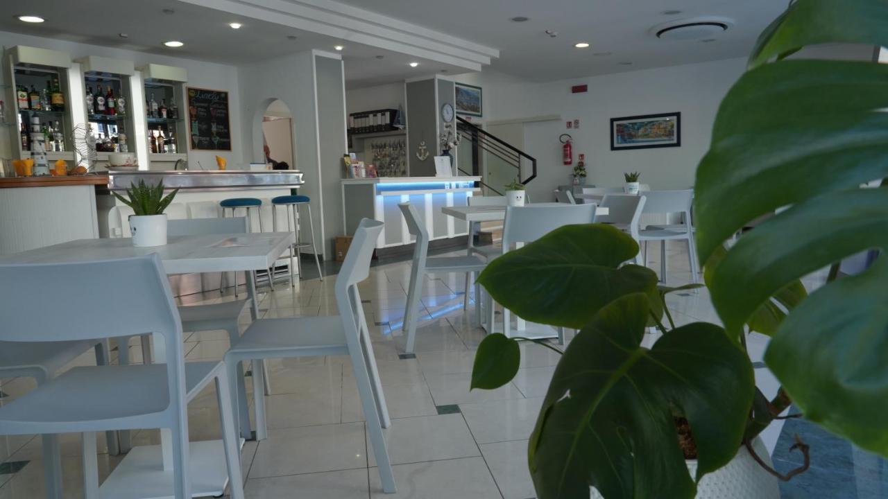Lively Hotel Μπελάρια-Ιτζέα Μαρίνα Εξωτερικό φωτογραφία
