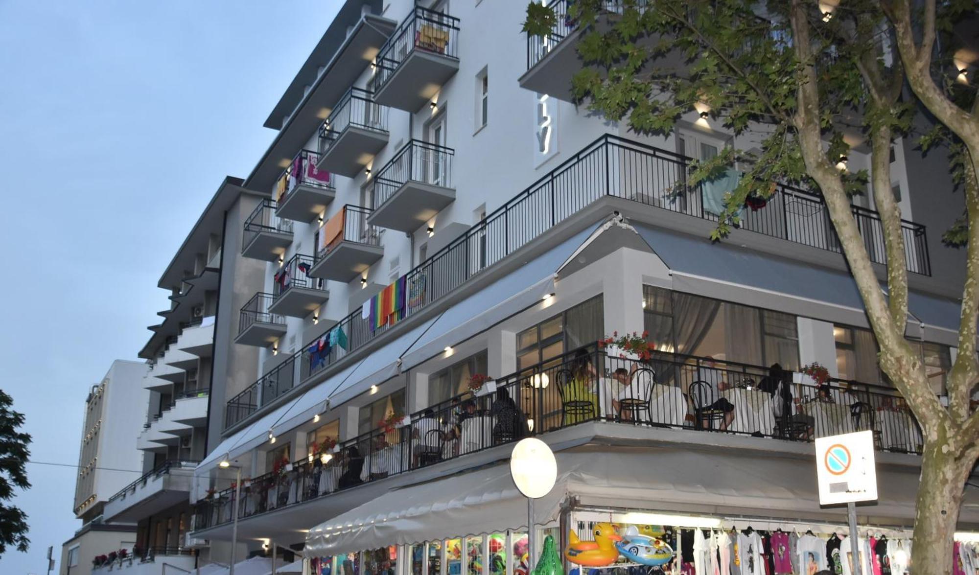 Lively Hotel Μπελάρια-Ιτζέα Μαρίνα Εξωτερικό φωτογραφία